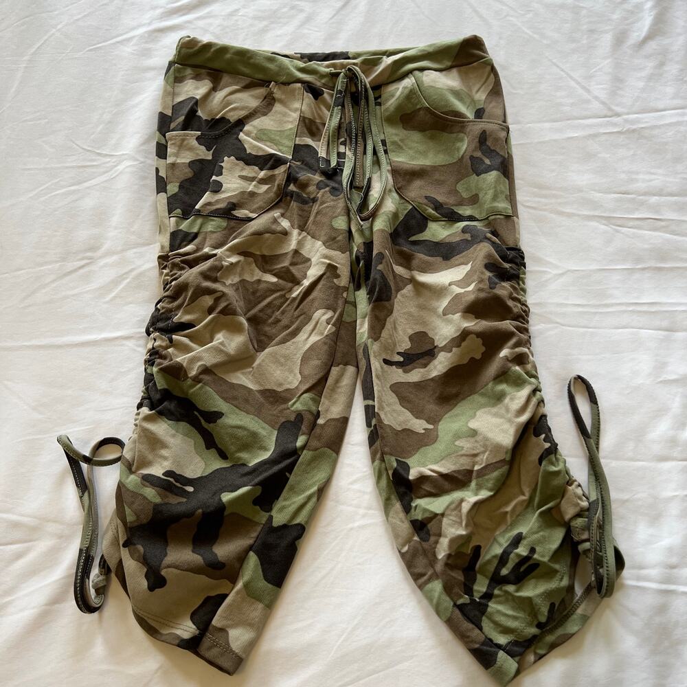 Y2K Made in Italy camo legging capris ruched tie detail S